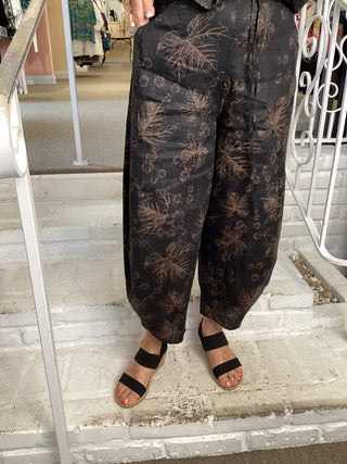LB1479 PANT-LEAVES BLACK LINEN