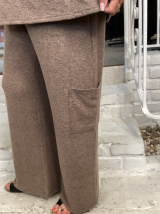 FLEECE STICTH PANT - BROWN