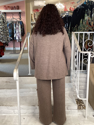 FLEECE BUTTON TOP - BROWN