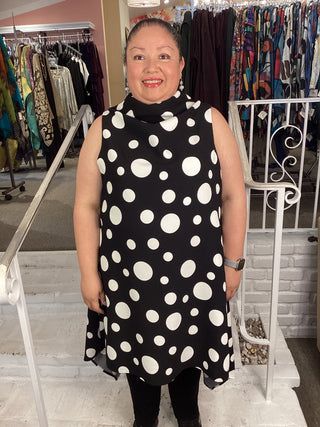 COWL NECK SLVLESS DRESS - BLK