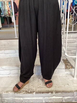 4222 Sousdi Barrel Pant - Black