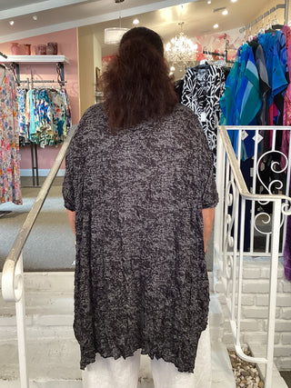 HI LO TUNIC TEE - BLACK PRINT