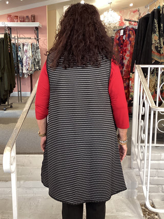REVERSIBLE VEST-BW STRIPE/DOT