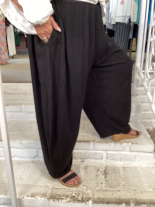 4222 Sousdi Barrel Pant - Black