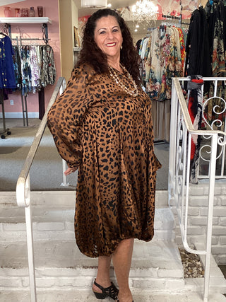 AD903C Pocket Dress in Cognac by Alembika