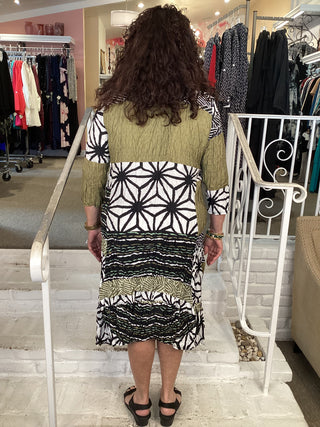 CRUSHED PRINTED DRESS - BLACK