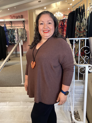 MIKA V BOXY FINE KNIT- BROWN
