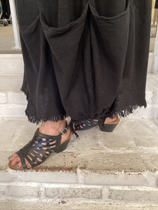 FRINGE SKIRT - BLACK