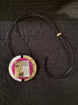 FACE PENDANT - HOT PINK