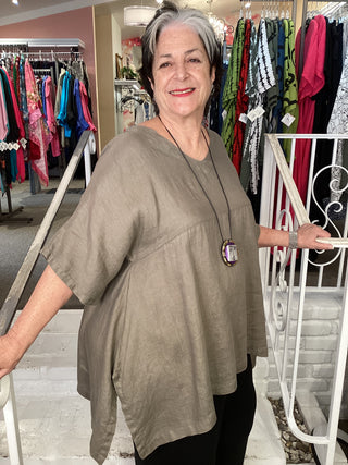 ARTIST LINEN TOP - SADDLE