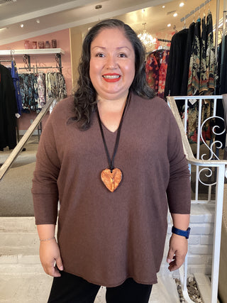 MIKA V BOXY FINE KNIT- BROWN