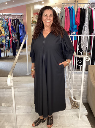POINT COLLAR DRESS - BLACK