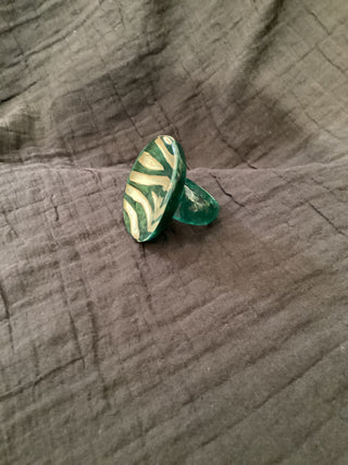 LILITH GREEN RING