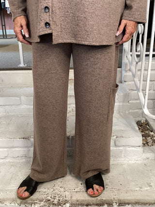 FLEECE STICTH PANT - BROWN