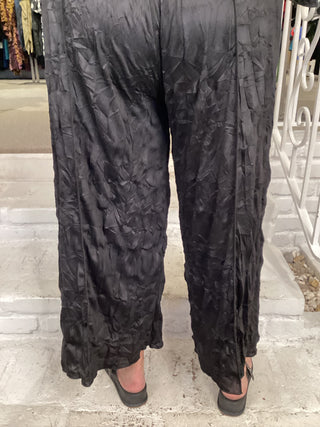 CRINKLE SLIT PANT - BLACK