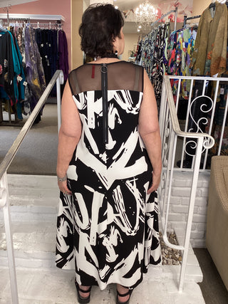 DEEP V NECK DRESS-BLACK GRAPH