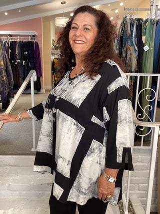 28. DENISE TUNIC - B W