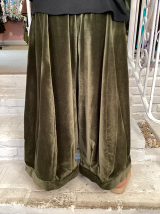 J104 LUX PANTS - BLACK OR GREEN