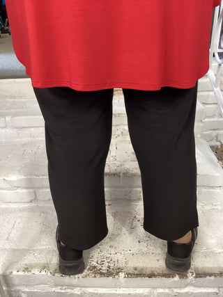 NARROW SHORT PANT - BLACK