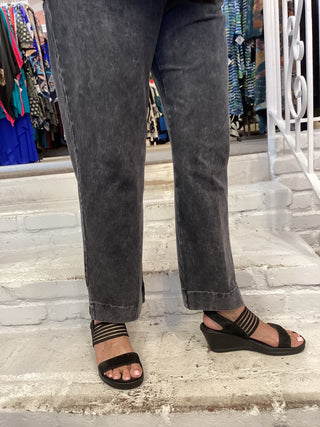 SLIM ANKLE POCKET PANT - BLACK