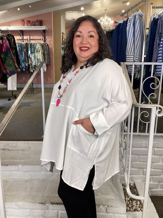 V 2 PKT Tunic – White