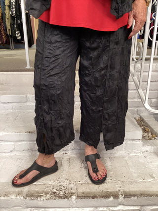 CRINKLE SLIT PANT - BLACK