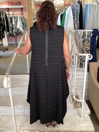 HI-NECK TEXTURED DRESS - BLACK