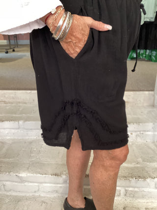 BERMUDA SHORTS - BLACK