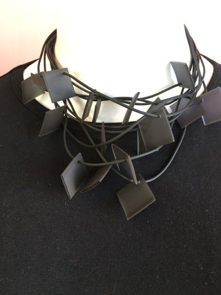 SQUARE NECKLACE - GREY
