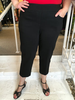 PULL ON CROP LADDER PANT - BLACK