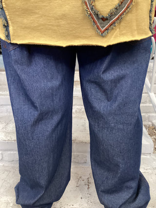 JEANS WITH LINKED HEARTS