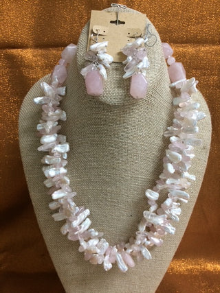 132 R12 QUARTZ & BIWI PEARLS