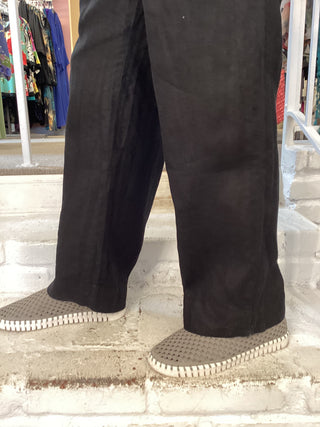 ANKA NARROW LEG PANT - BLACK