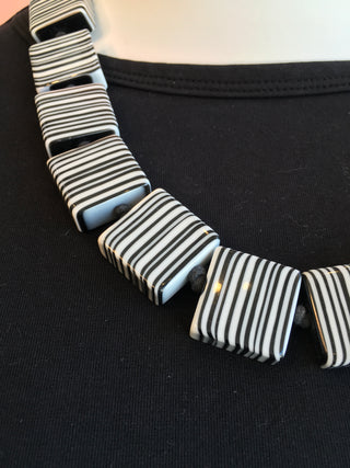N13 BLK WHITE LAYERED SQUARE