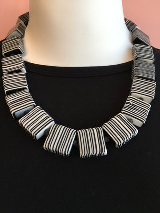 N13 BLK WHITE LAYERED SQUARE
