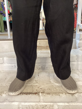 ANKA NARROW LEG PANT - BLACK
