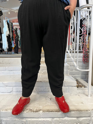 FIONA CROP PANT - BLACK