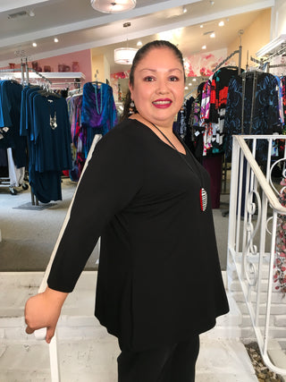 MIA V NECK TEE - BLACK